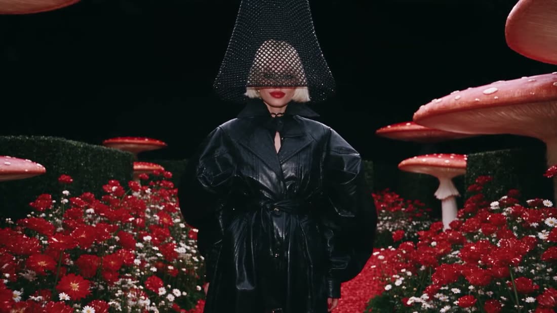 The veiled woman