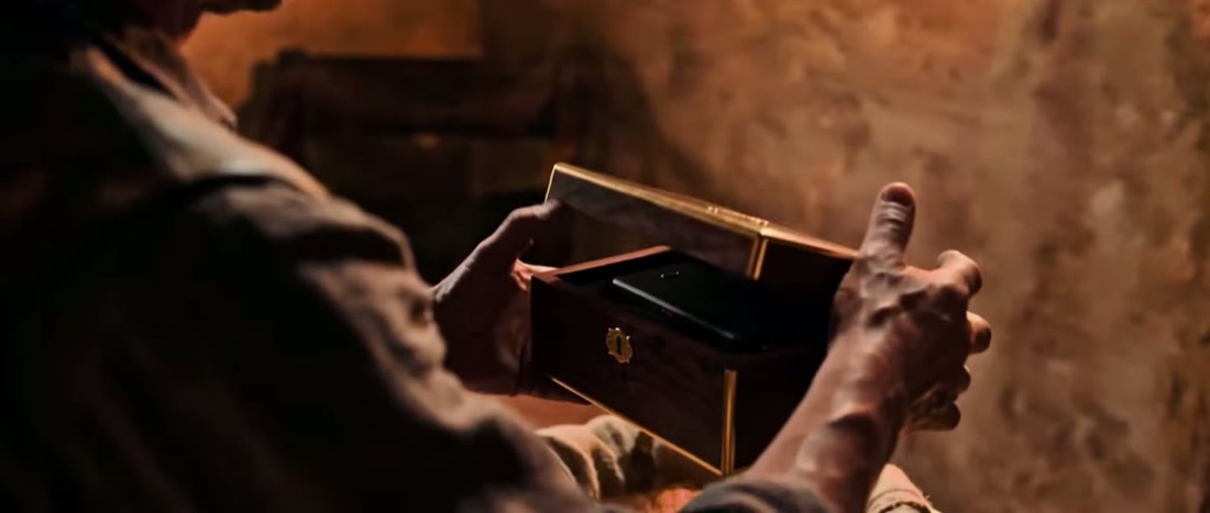 A smartphone in 1503, frame 3 of 8