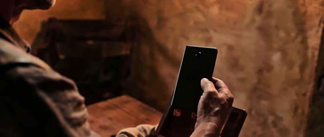 A smartphone in 1503, frame 5 of 8
